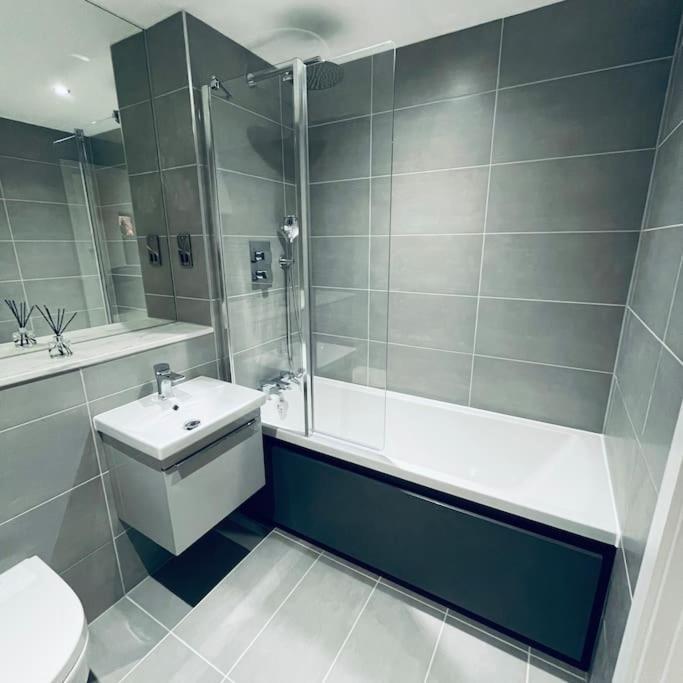 New One Bedroom Luxury Apartment In Solihull Exteriör bild