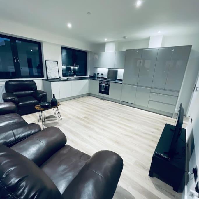 New One Bedroom Luxury Apartment In Solihull Exteriör bild