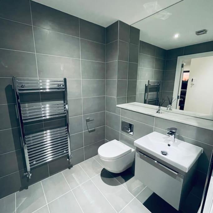 New One Bedroom Luxury Apartment In Solihull Exteriör bild