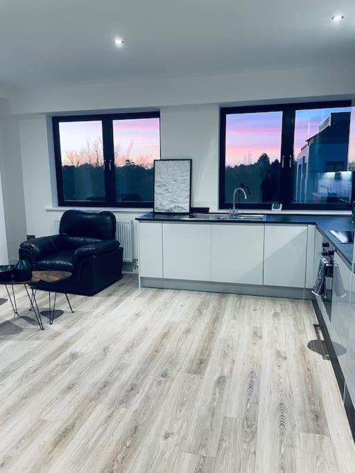 New One Bedroom Luxury Apartment In Solihull Exteriör bild